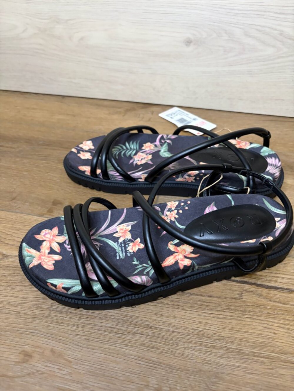 Roxy Black Floral Strappy Sandals Women's Size 9 NWT